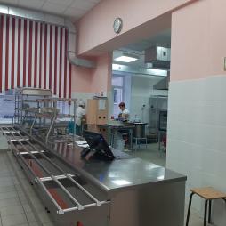 Рациональное питание – один из основных факторов, ответственных за здоровье человека. Для детей школьного возраста это имеет особое значение в связи с особенностями роста и развития в этот период, а также в связи с интенсивной учебной нагрузкой. Организация рационального питания обучающихся является одним из ключевых факторов поддержания их здоровья и эффективности обучения в школе.